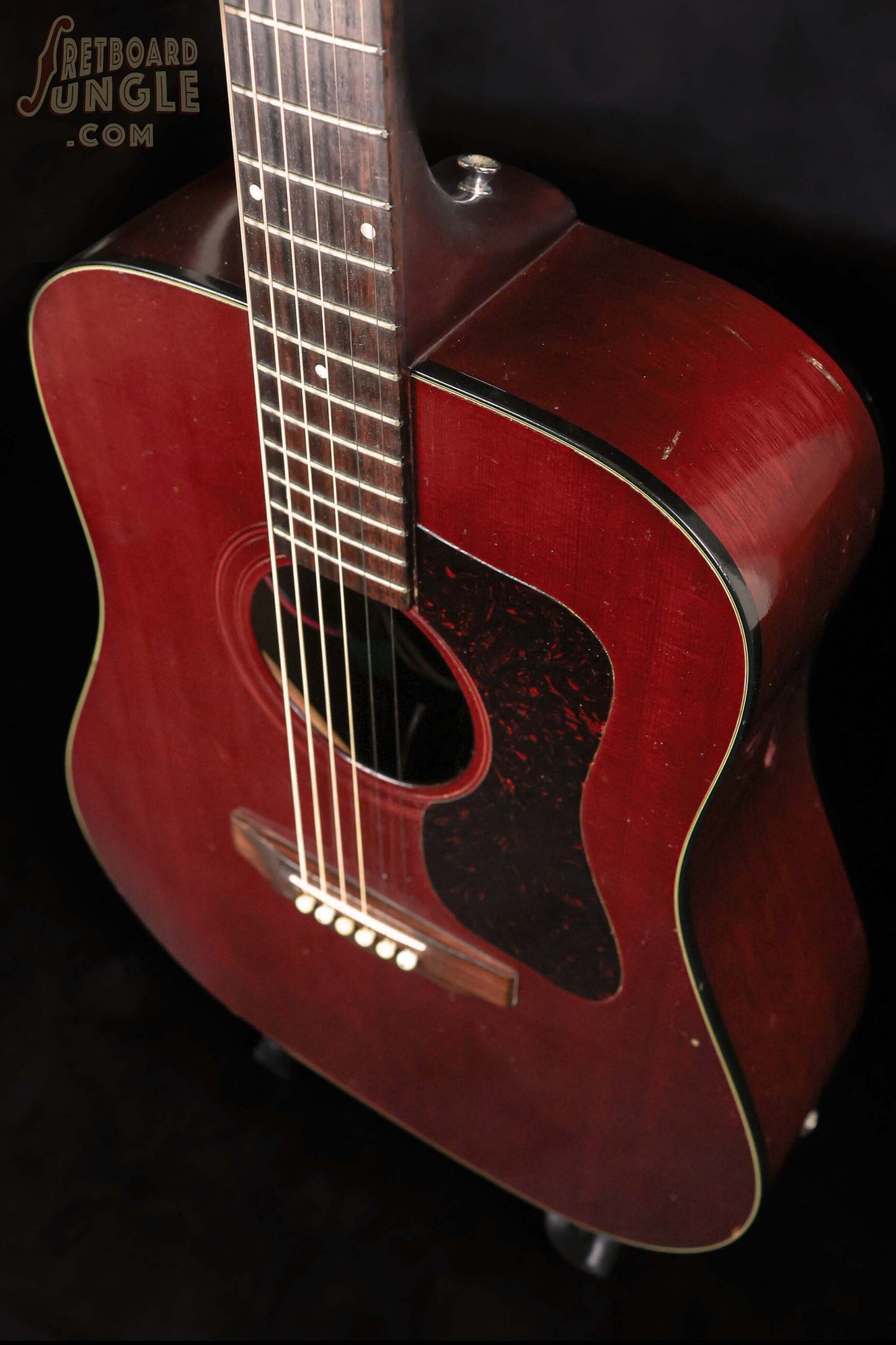 Guild D-25 - Cherry Red - 1978