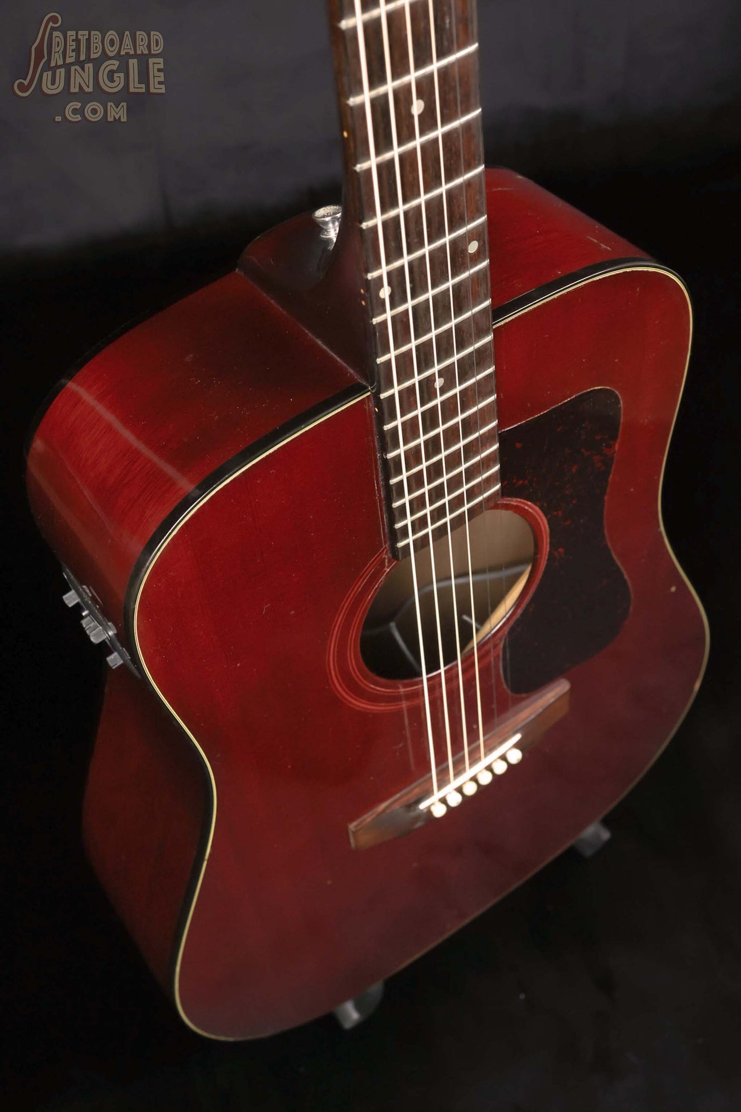 Guild D-25 - Cherry Red - 1978