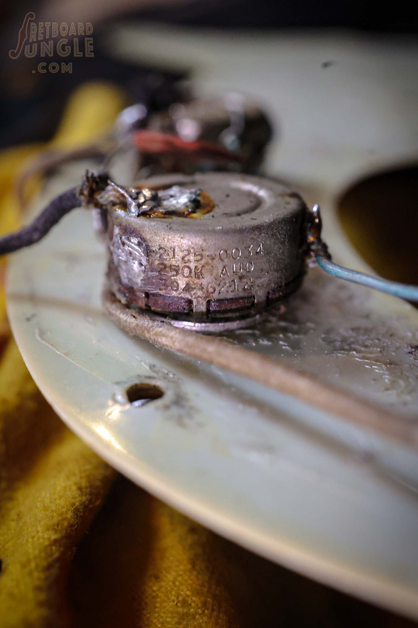 Vintage Fender Precision Bass - 1962/1968 - Sunburst