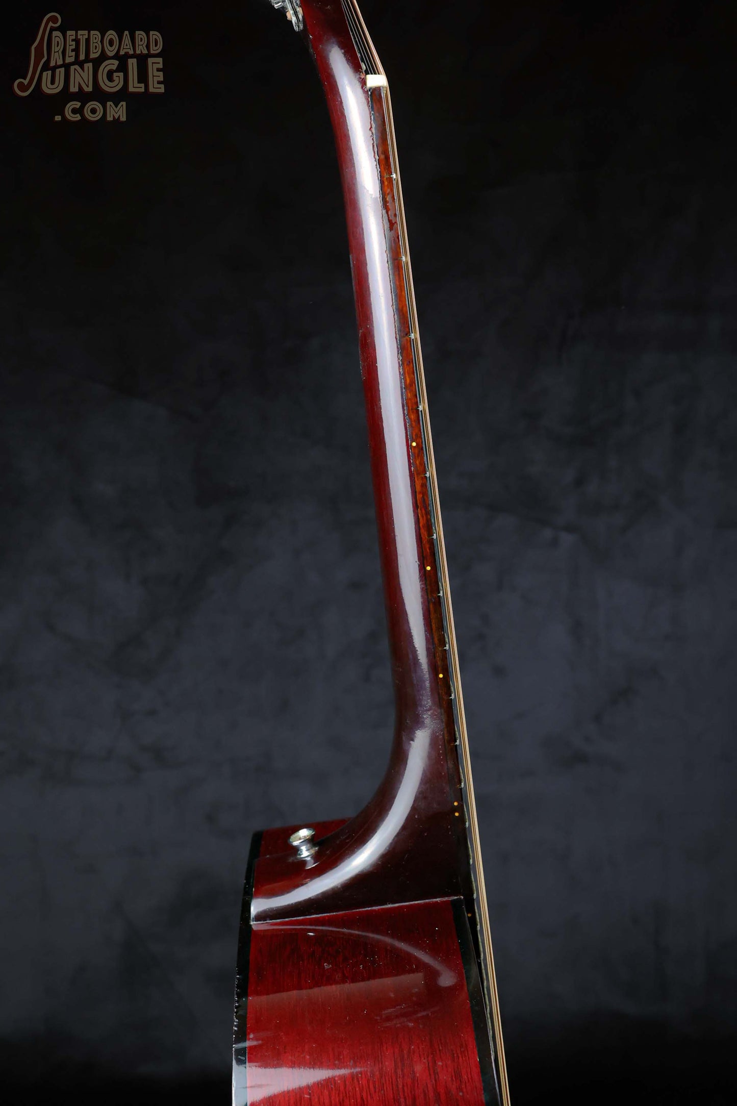 Guild D-25 - Cherry Red - 1978