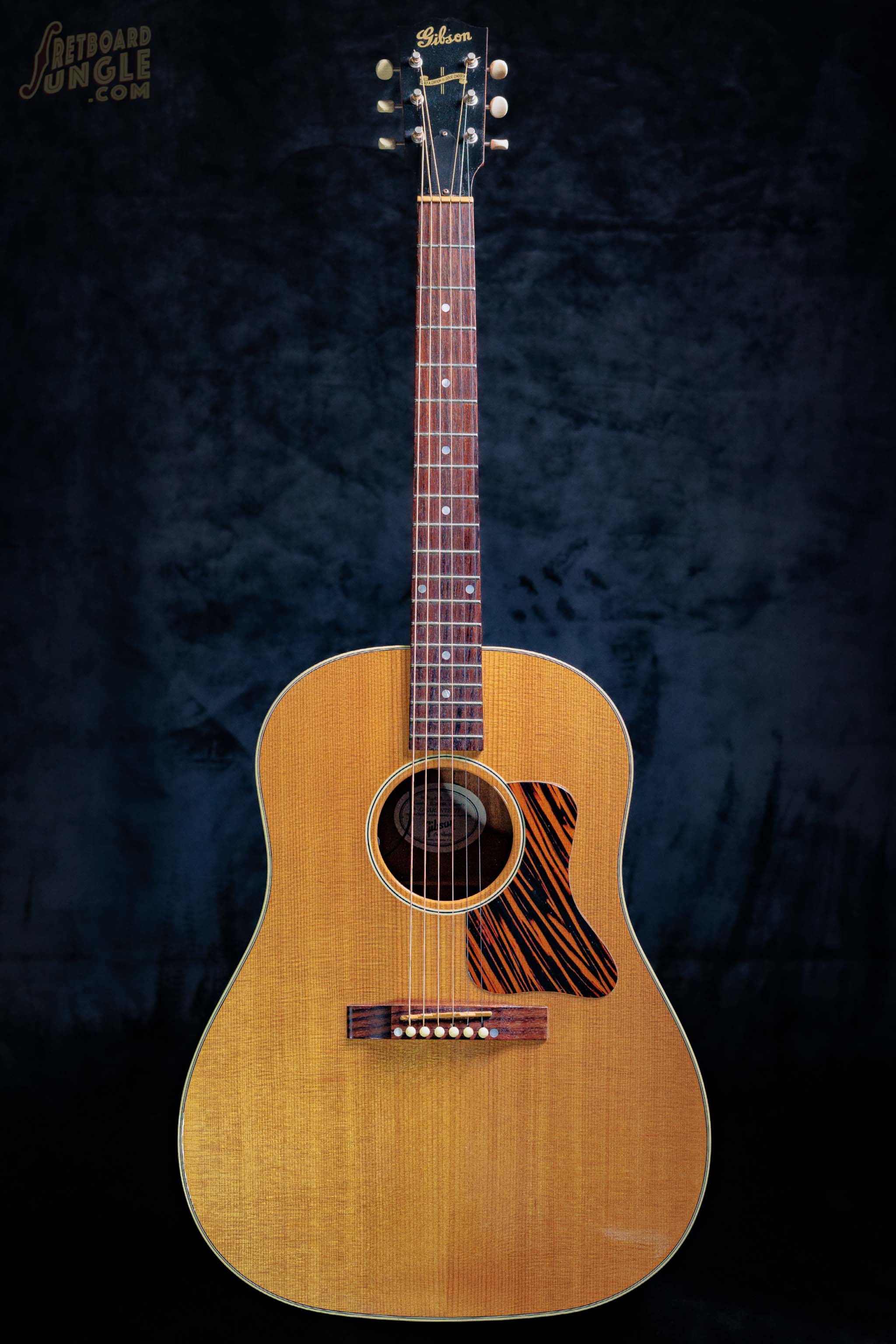 Gibson J-35 | Natural | USA | 2013 – Fretboard Jungle