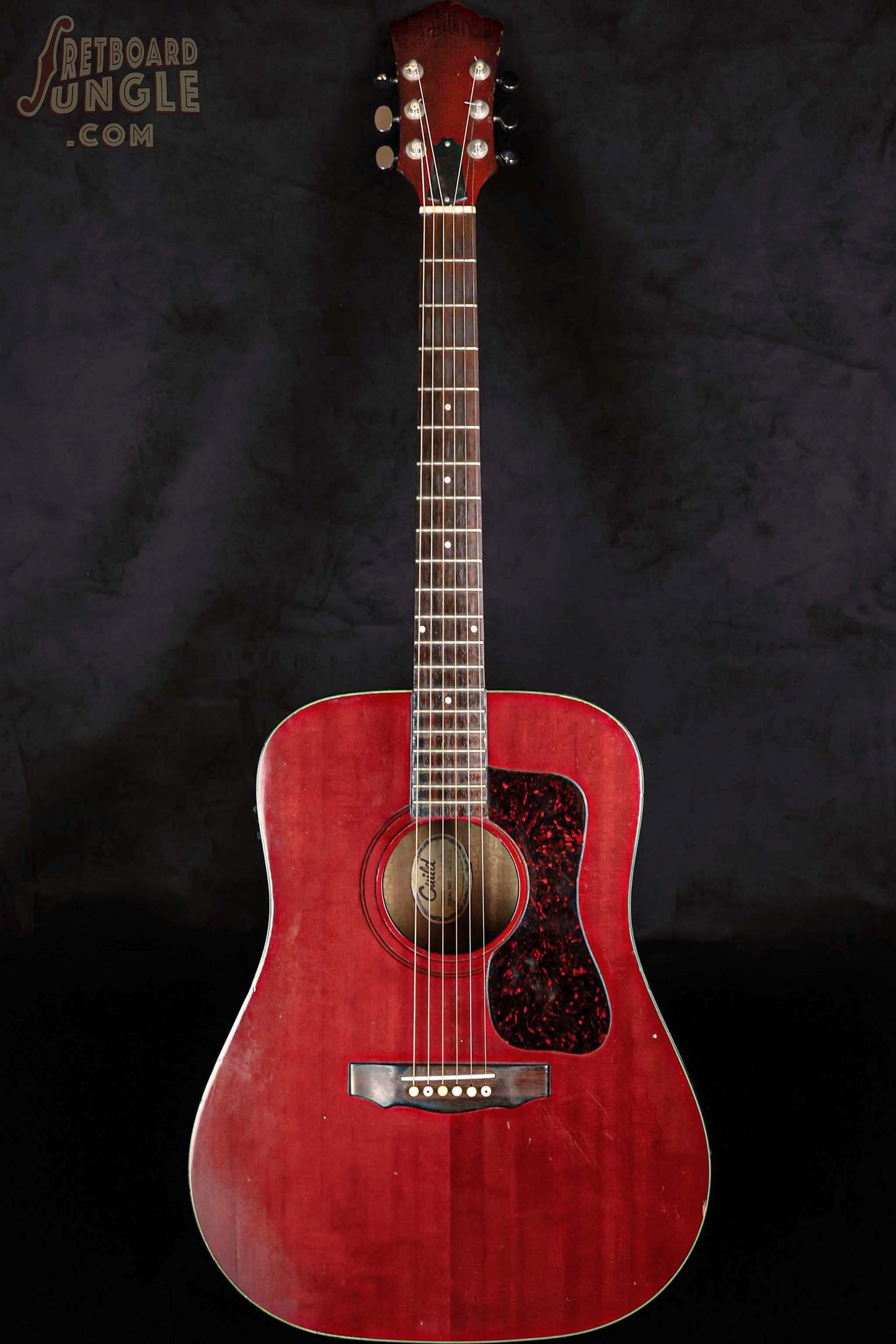 Guild D-25 - Cherry Red - 1978