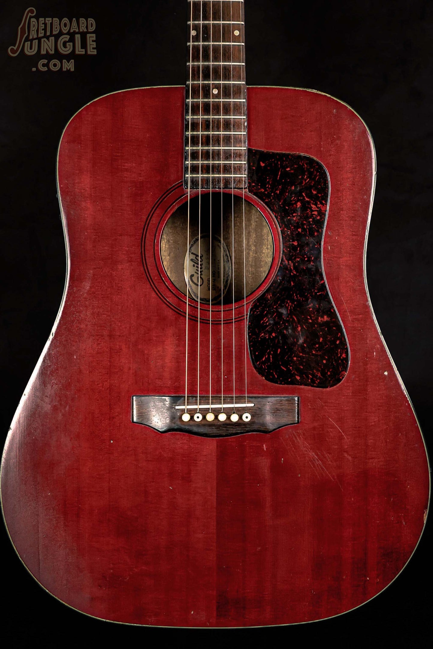Guild D-25 - Cherry Red - 1978