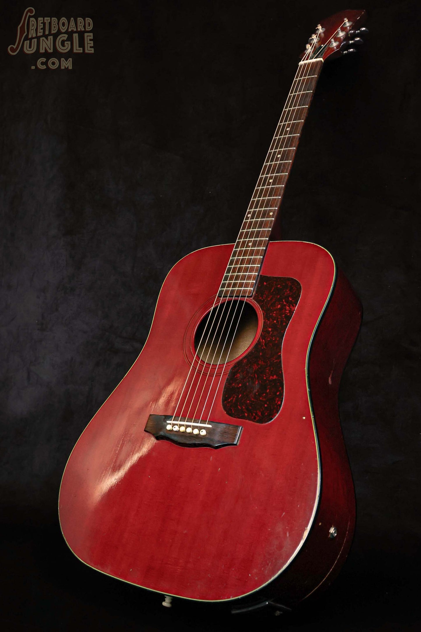 Guild D-25 - Cherry Red - 1978