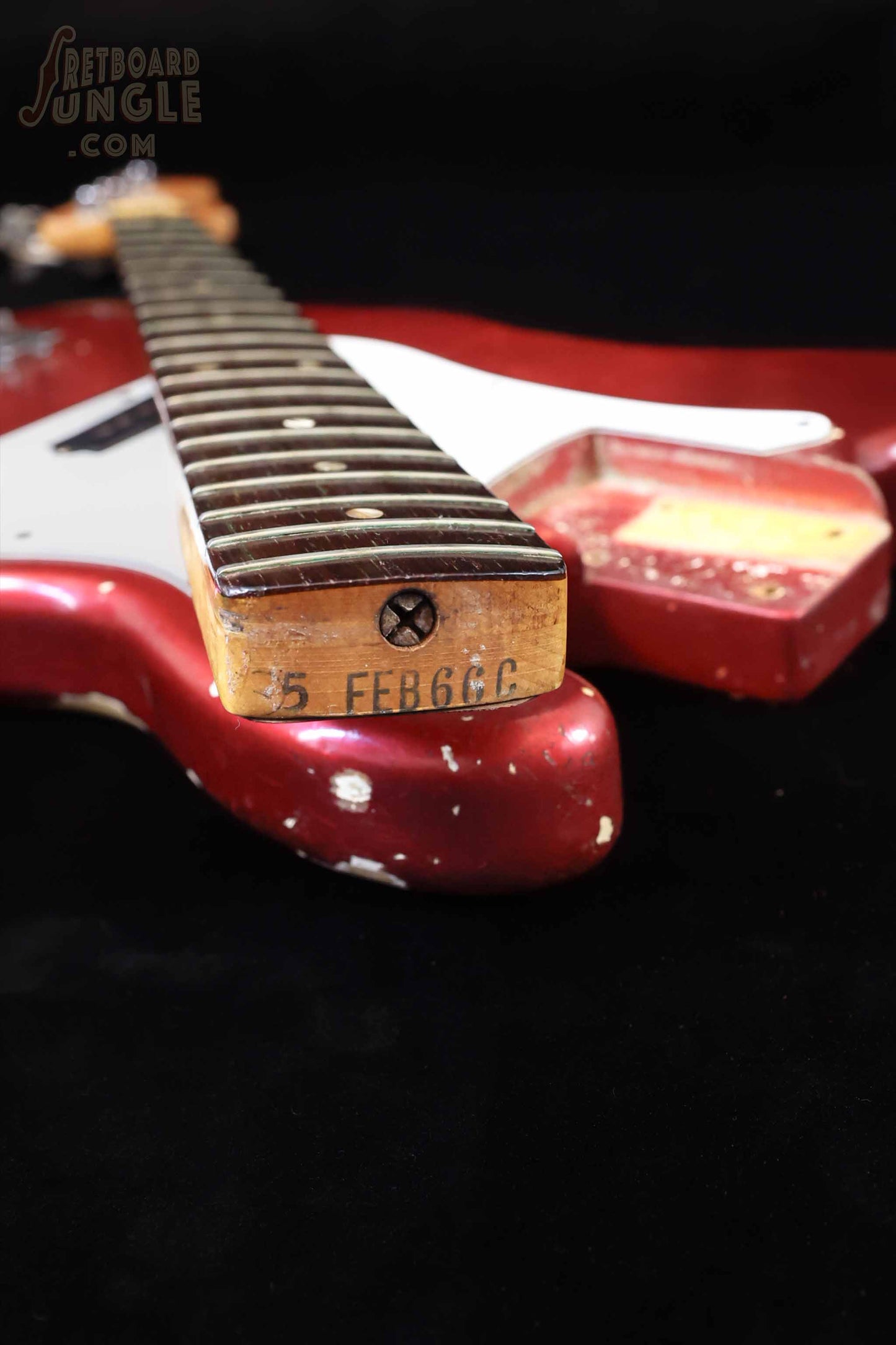 Vintage Fender Precision Bass - Candy Apple Red - 1966 - USA