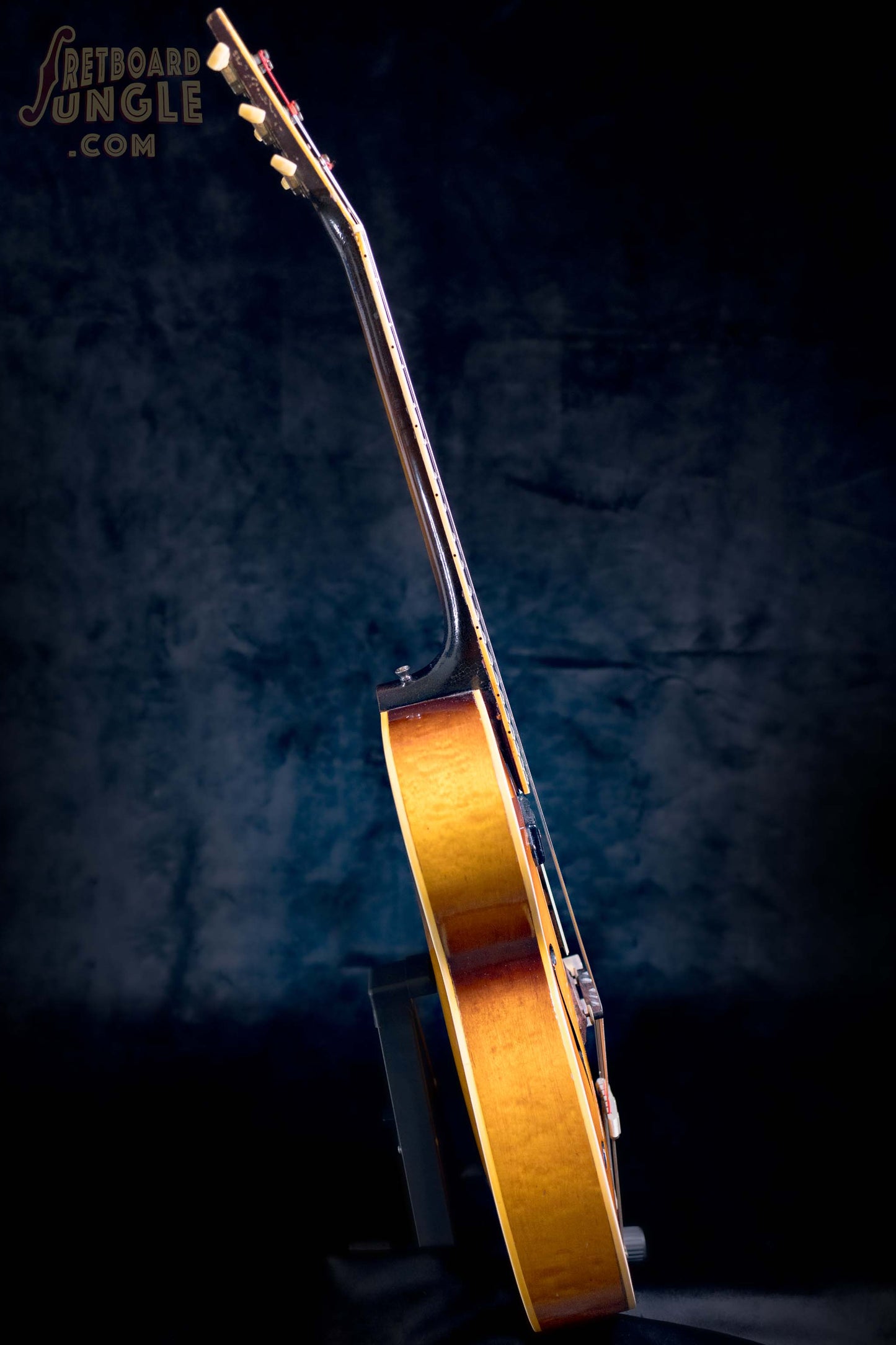 Gibson ES-300 Hollow Body Guitar | Cremona Burst | USA | 1946