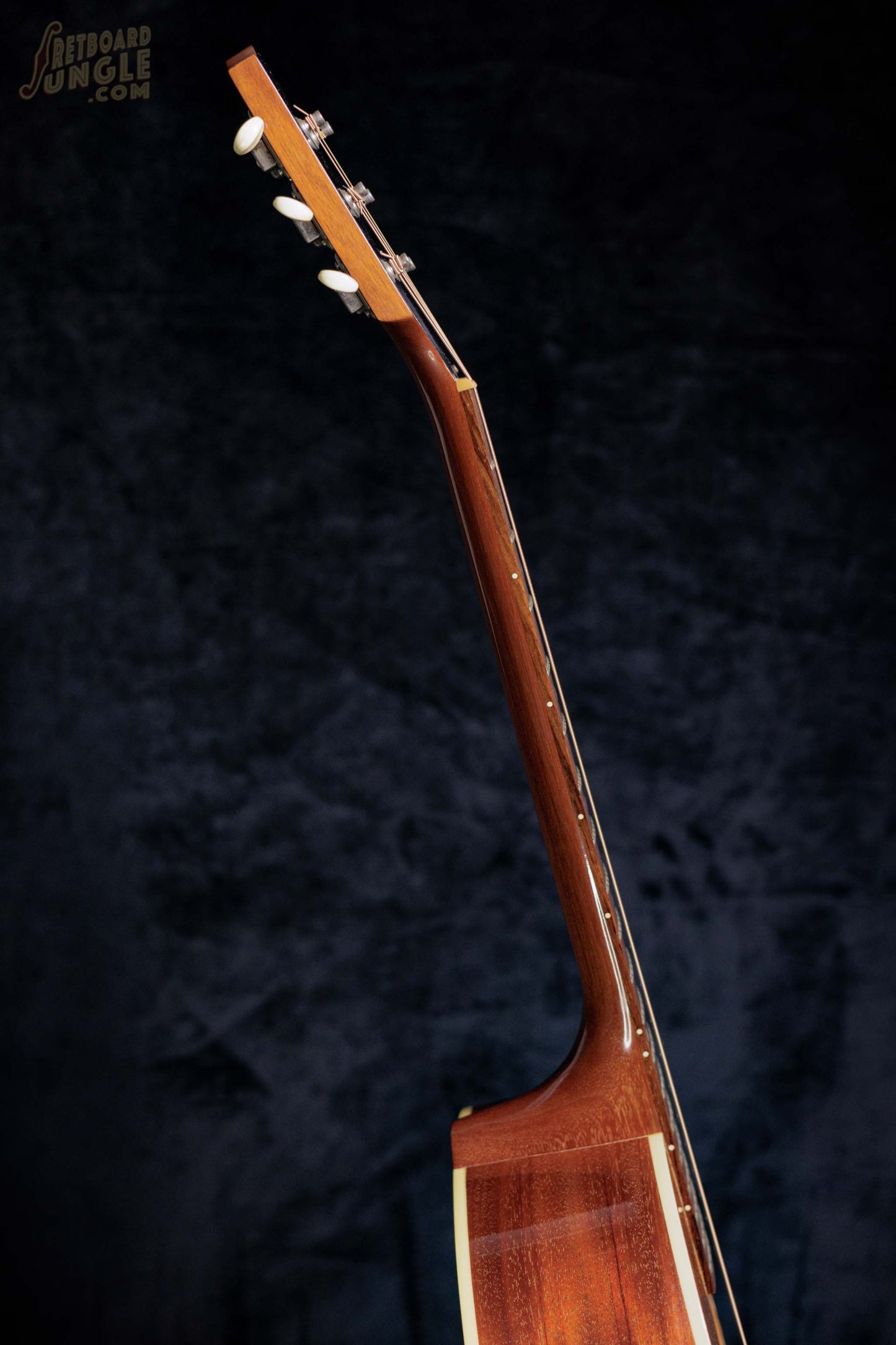 Gibson J-35 | Natural | USA | 2013