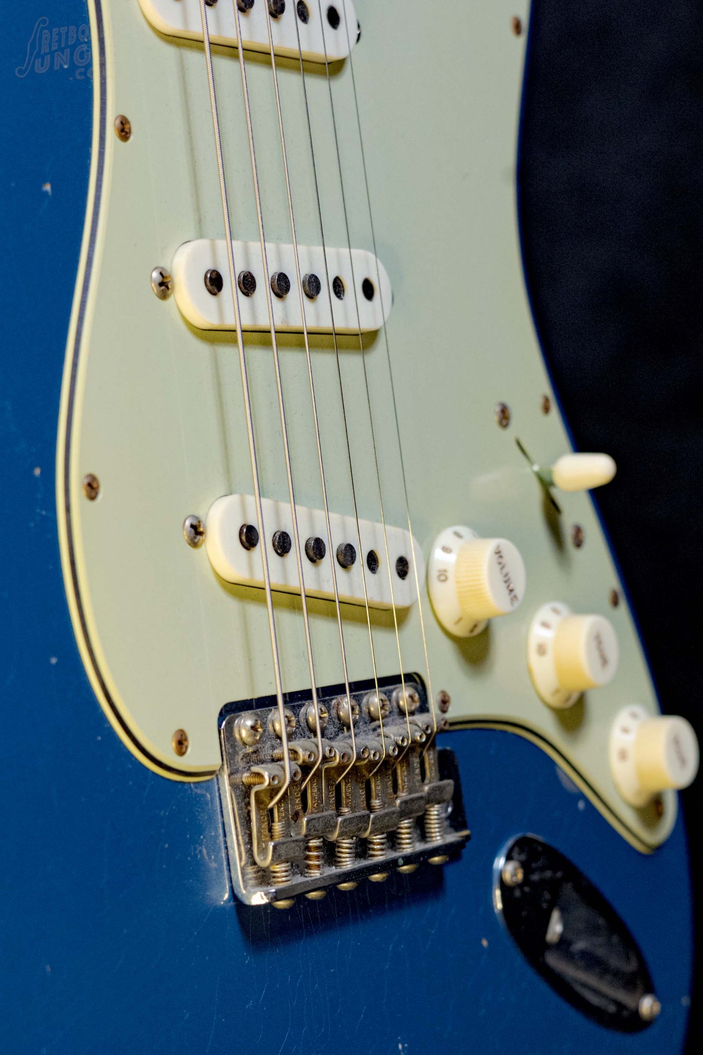 Fender Limited Edition ’62/’63 Stratocaster Journeyman | Aged Lake Placid Blue | 2023
