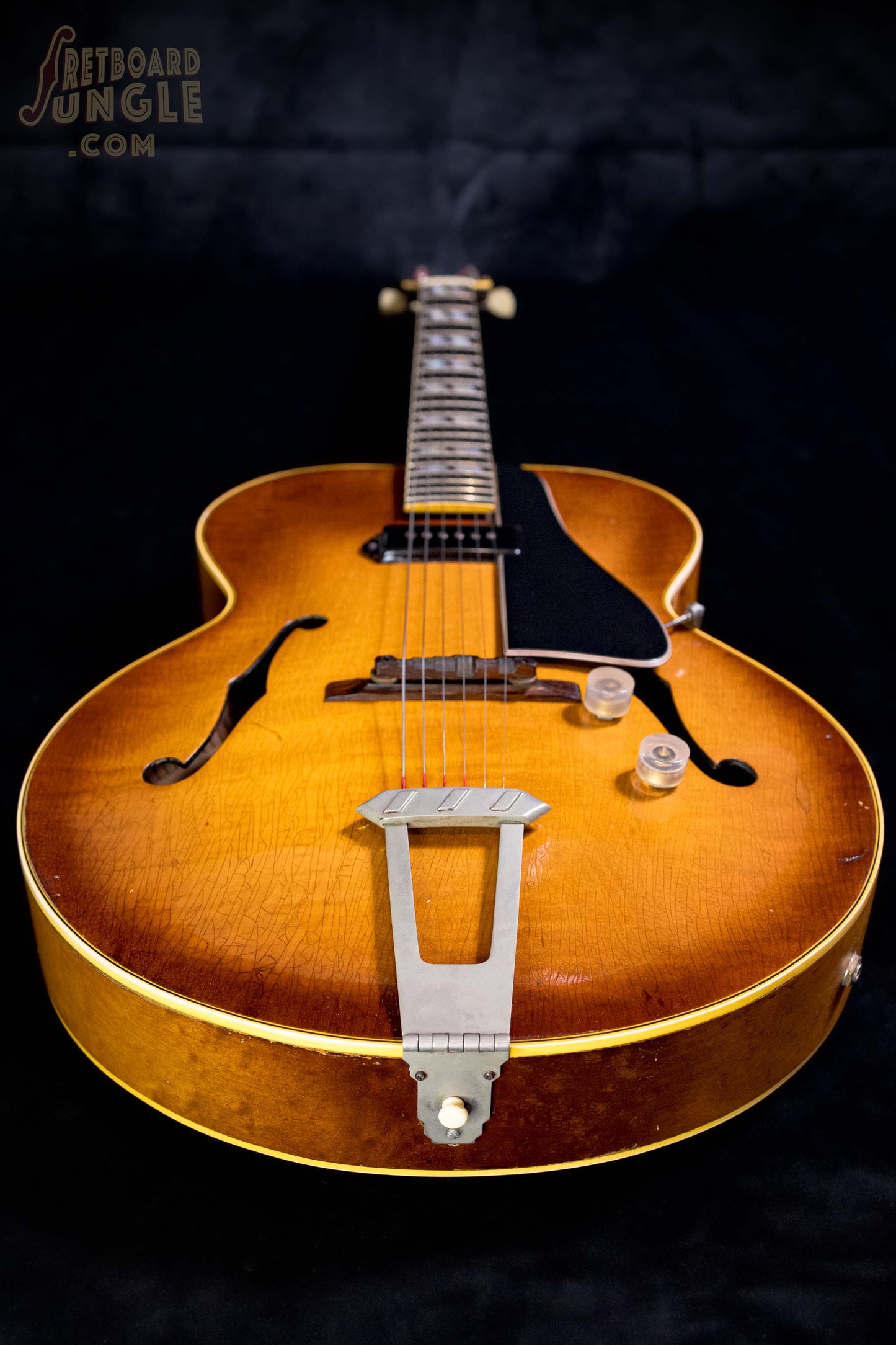 Gibson ES-300 Hollow Body Guitar | Cremona Burst | USA | 1946