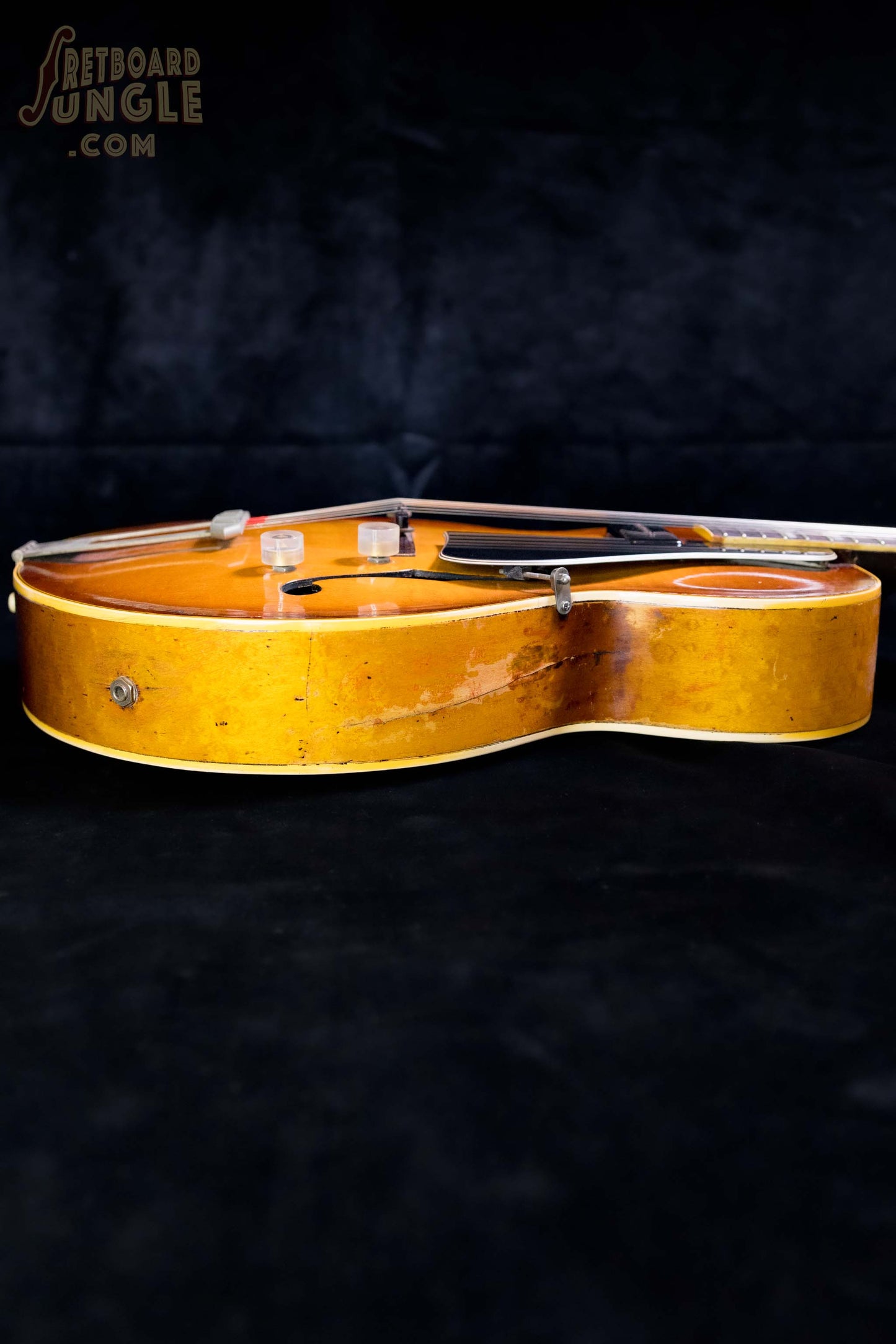 Gibson ES-300 Hollow Body Guitar | Cremona Burst | USA | 1946