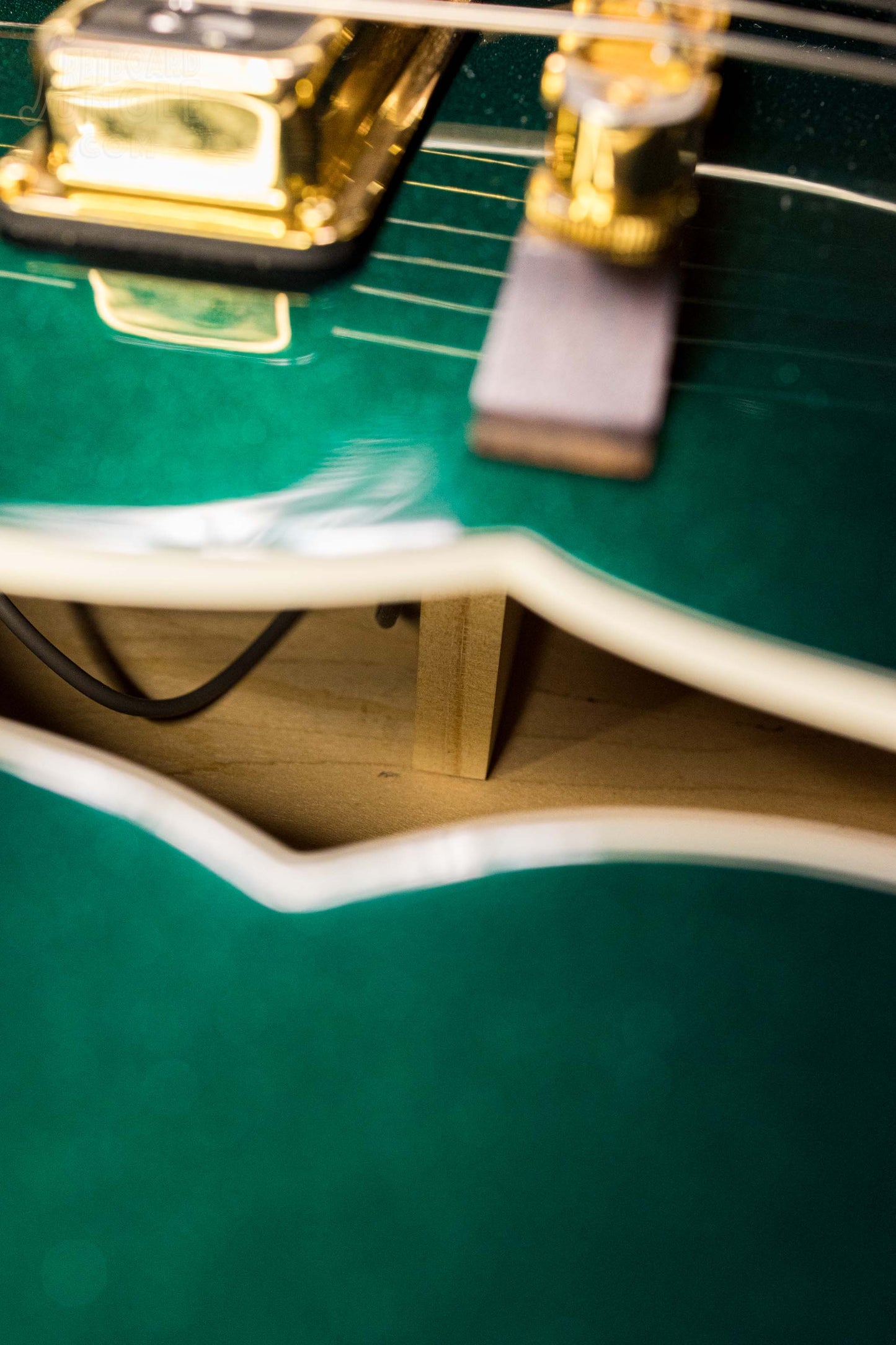 Gretsch Country Club 6196 Hollowbody Guitar | Cadillac Green | Japan | 2004