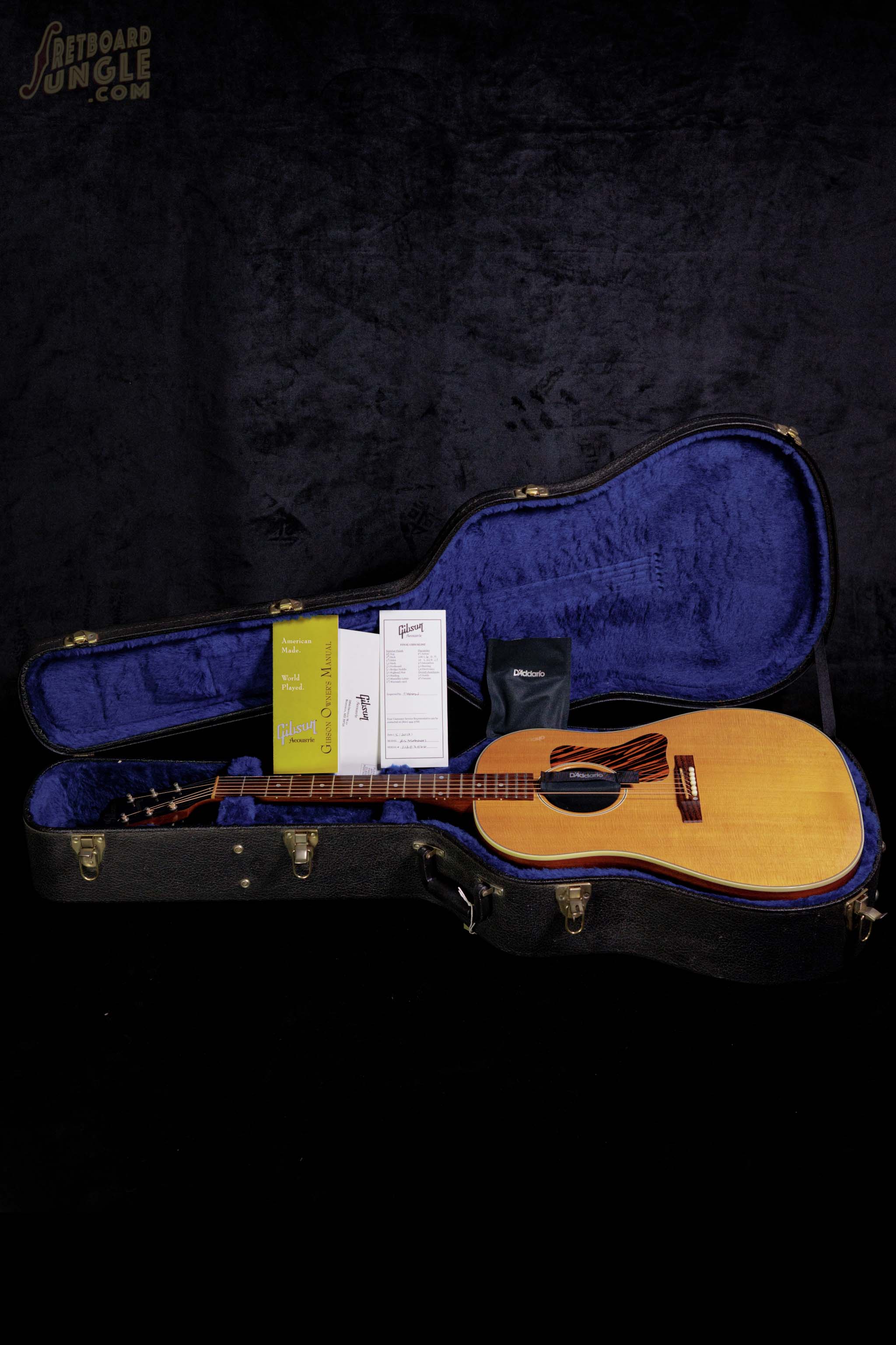 Gibson J-35 | Natural | USA | 2013 – Fretboard Jungle