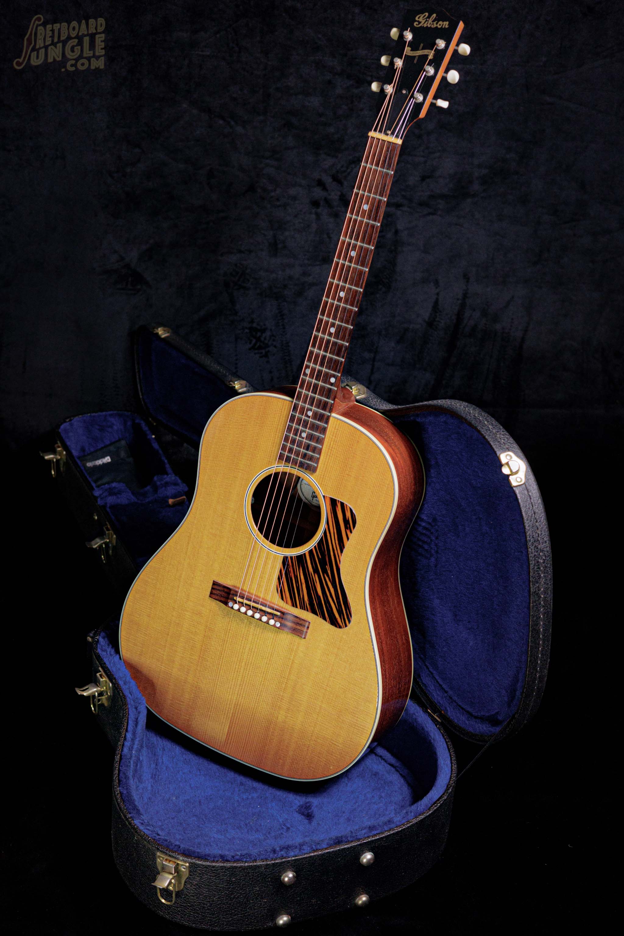 Gibson J-35 | Natural | USA | 2013 – Fretboard Jungle