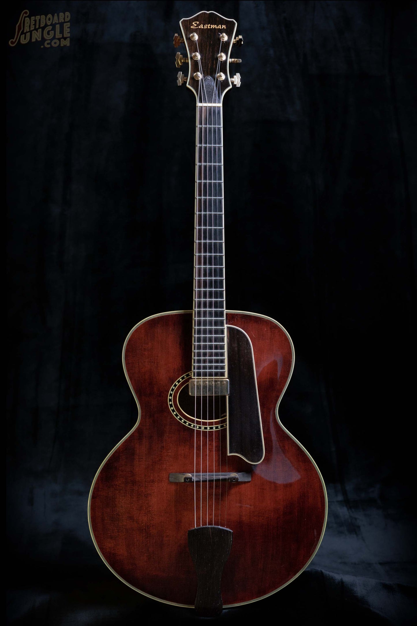Eastman AR804E | Red | China | 2006