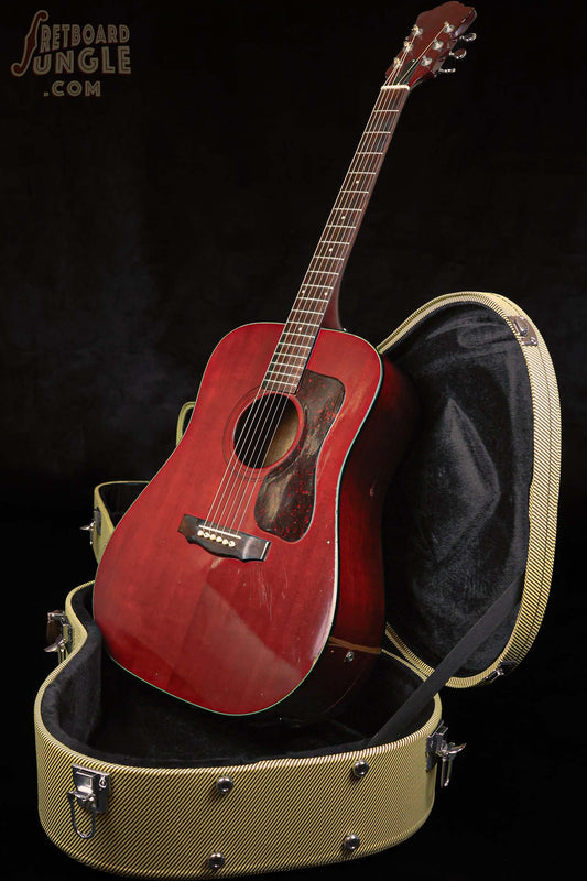 Guild D-25 - Cherry Red - 1978