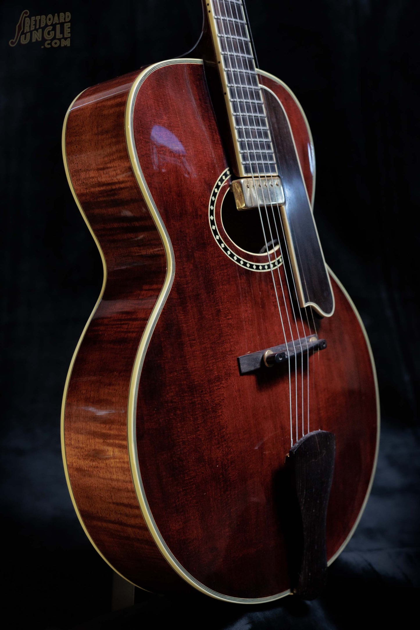 Eastman AR804E | Red | China | 2006