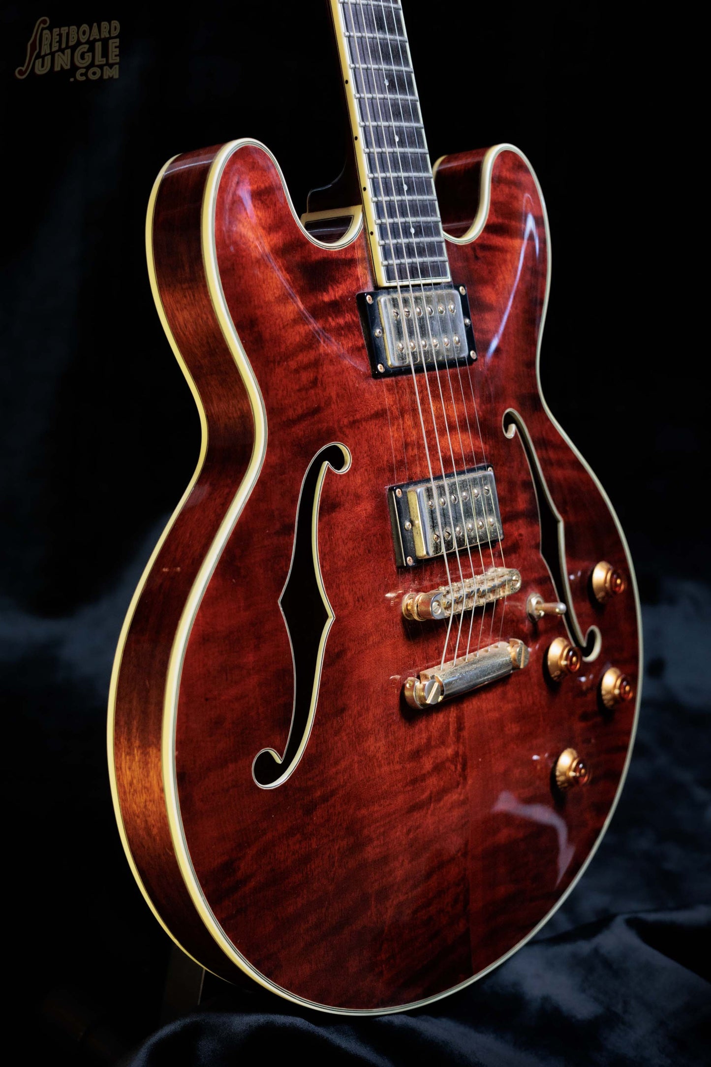 Eastman T186MX | Classic Red | PRC | 2006