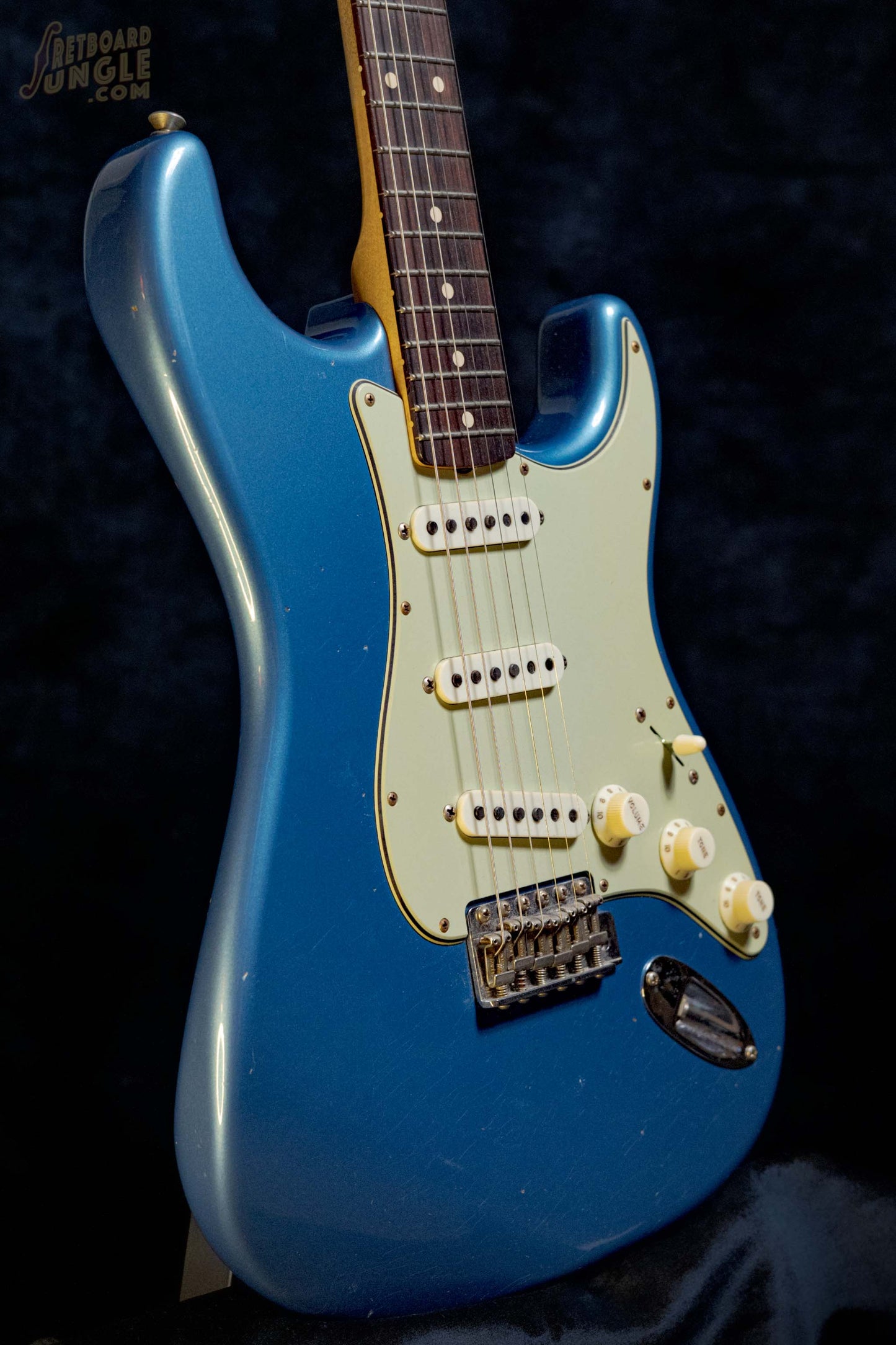 Fender Limited Edition ’62/’63 Stratocaster Journeyman | Aged Lake Placid Blue | 2023