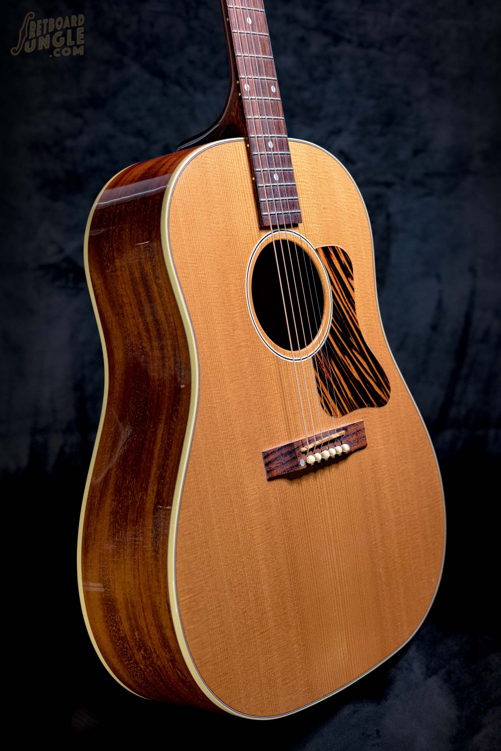 Gibson J-35 | Natural | USA | 2013 – Fretboard Jungle