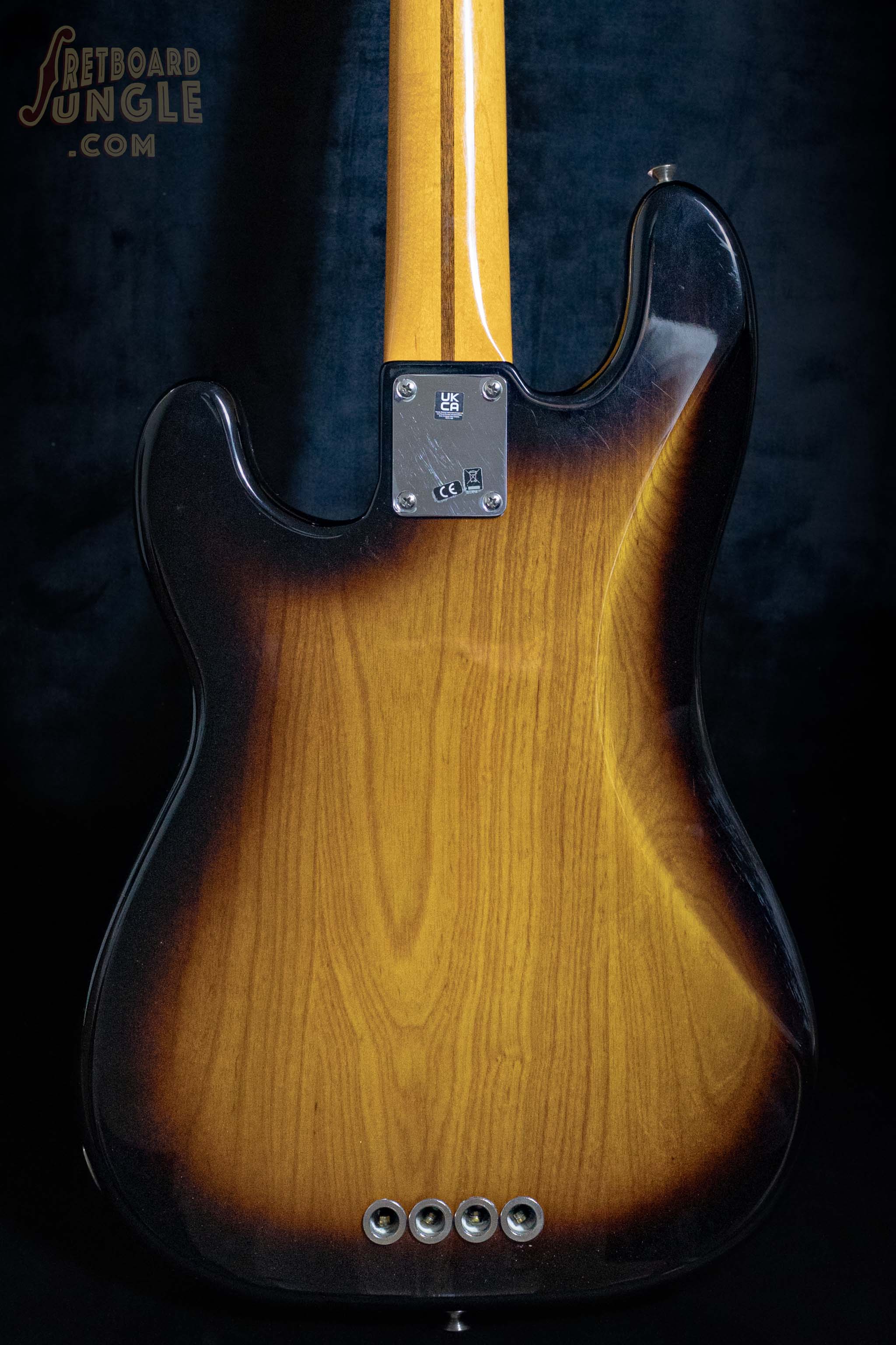 エレキベース サンバーストカラー プレシジョンベース 54 リイシュー 2023 USA サンバースト – Fretboard