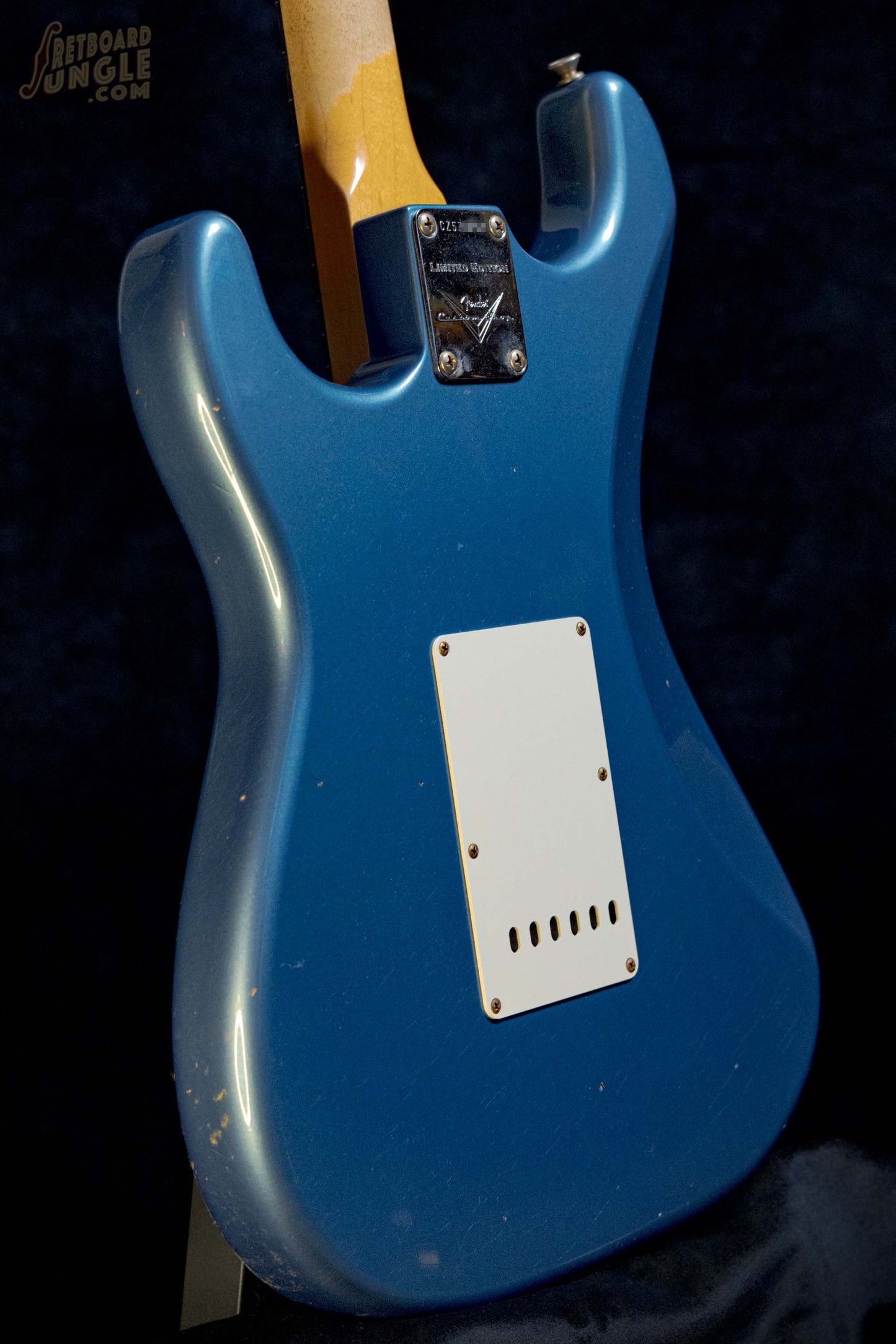 Fender Limited Edition ’62/’63 Stratocaster Journeyman | Aged Lake Placid Blue | 2023