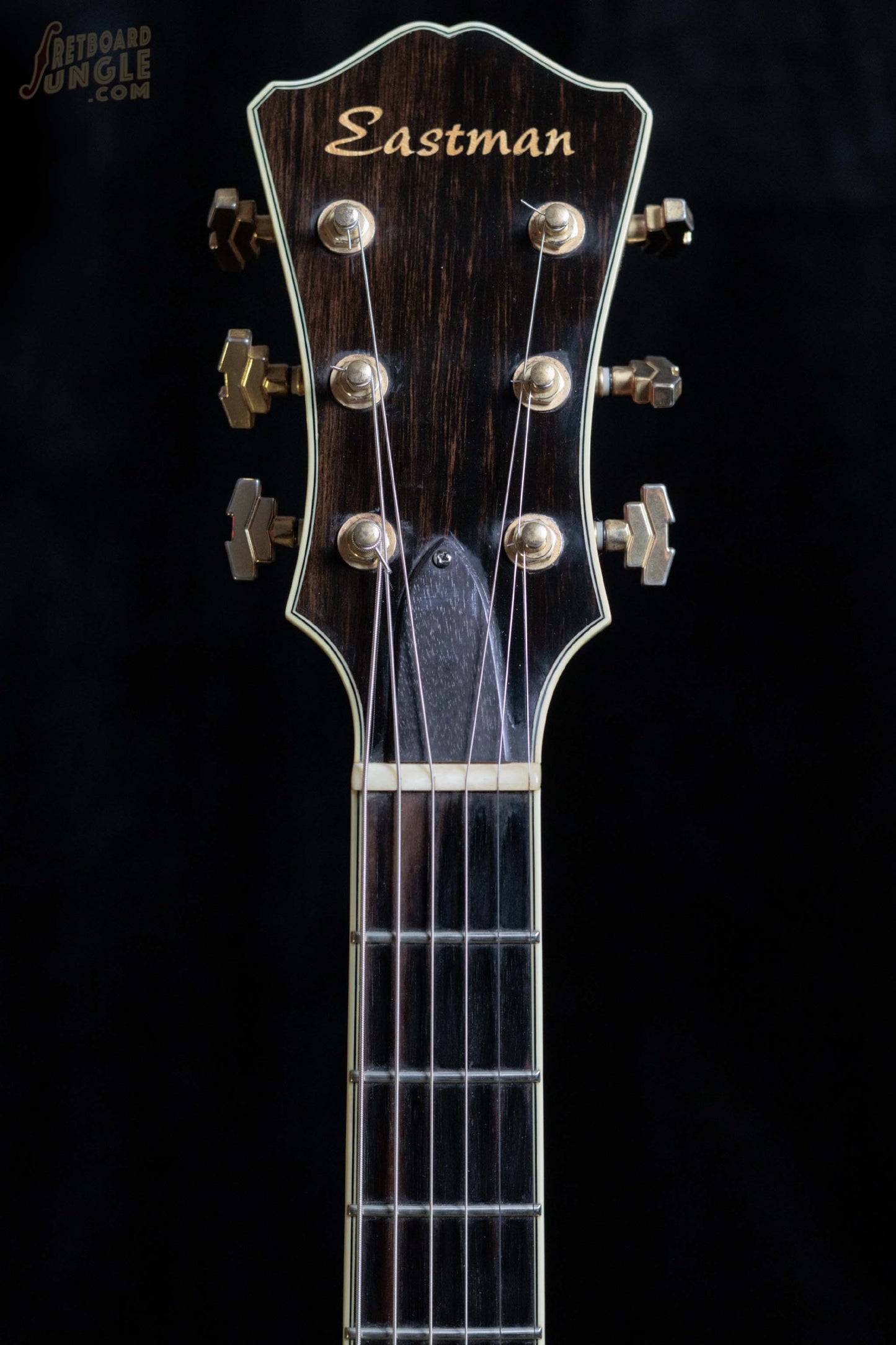 Eastman AR804E | Red | China | 2006