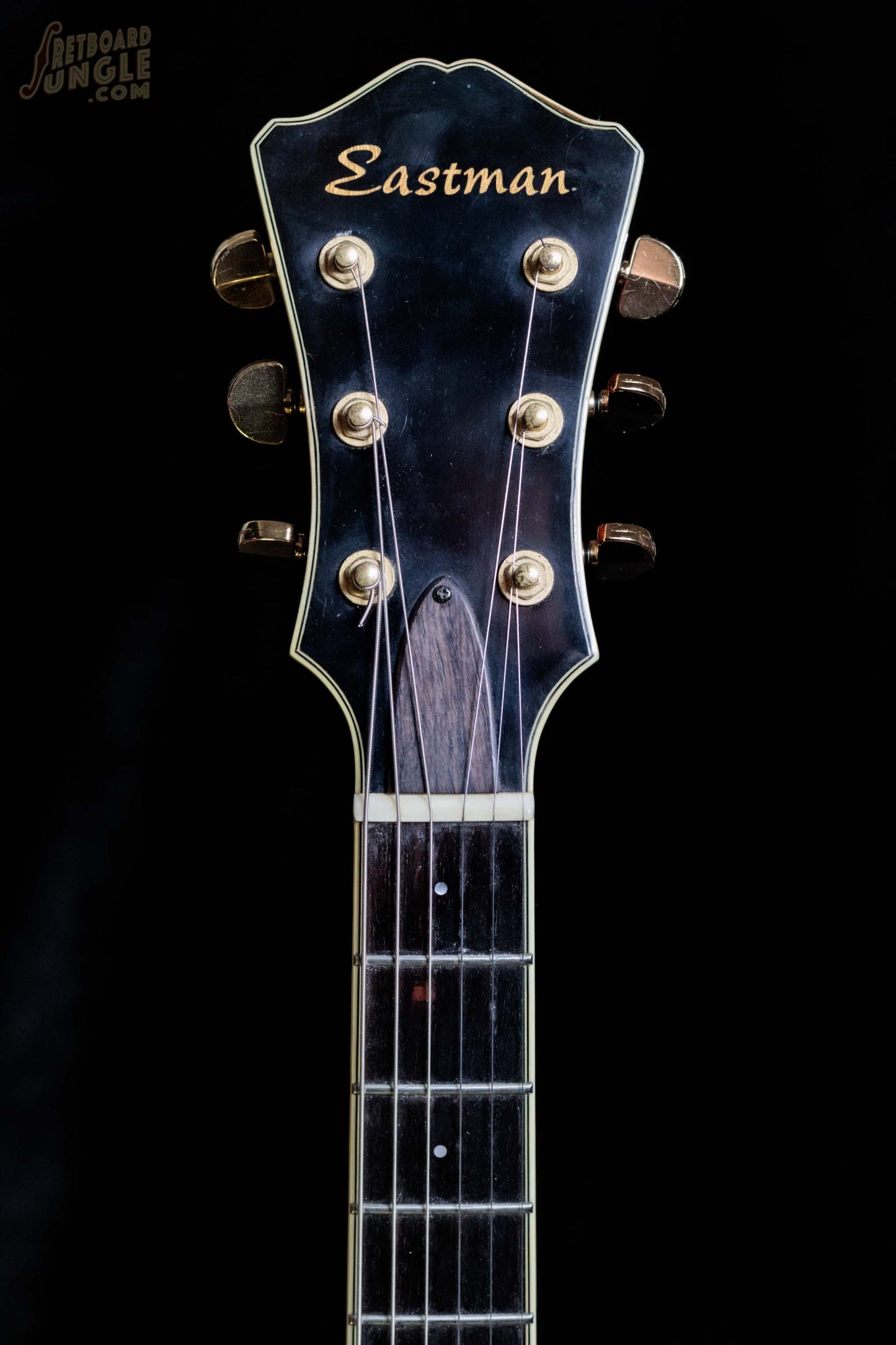 Eastman T186MX | Classic Red | PRC | 2006
