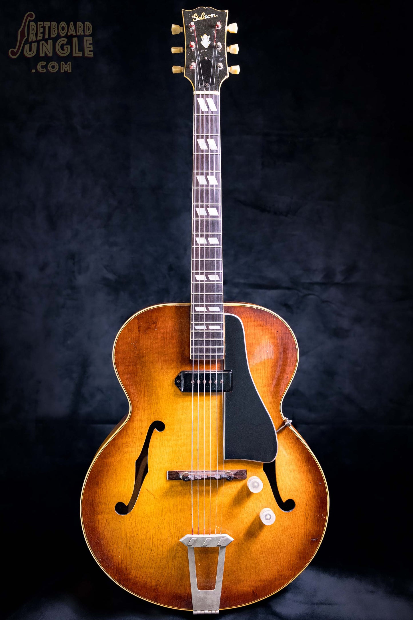 Gibson ES-300 Hollow Body Guitar | Cremona Burst | USA | 1946