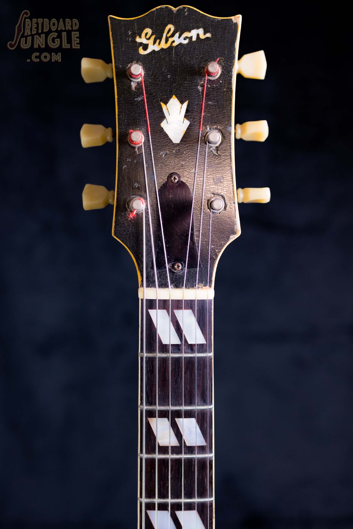 Gibson ES-300 Hollow Body Guitar | Cremona Burst | USA | 1946