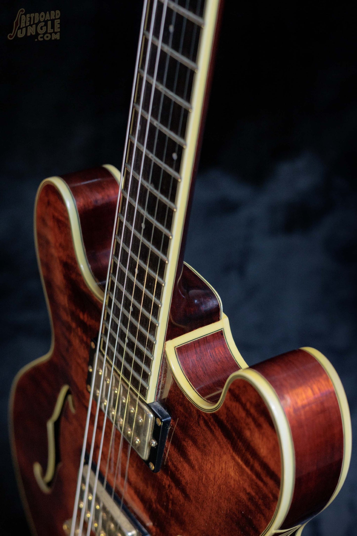 Eastman T186MX | Classic Red | PRC | 2006