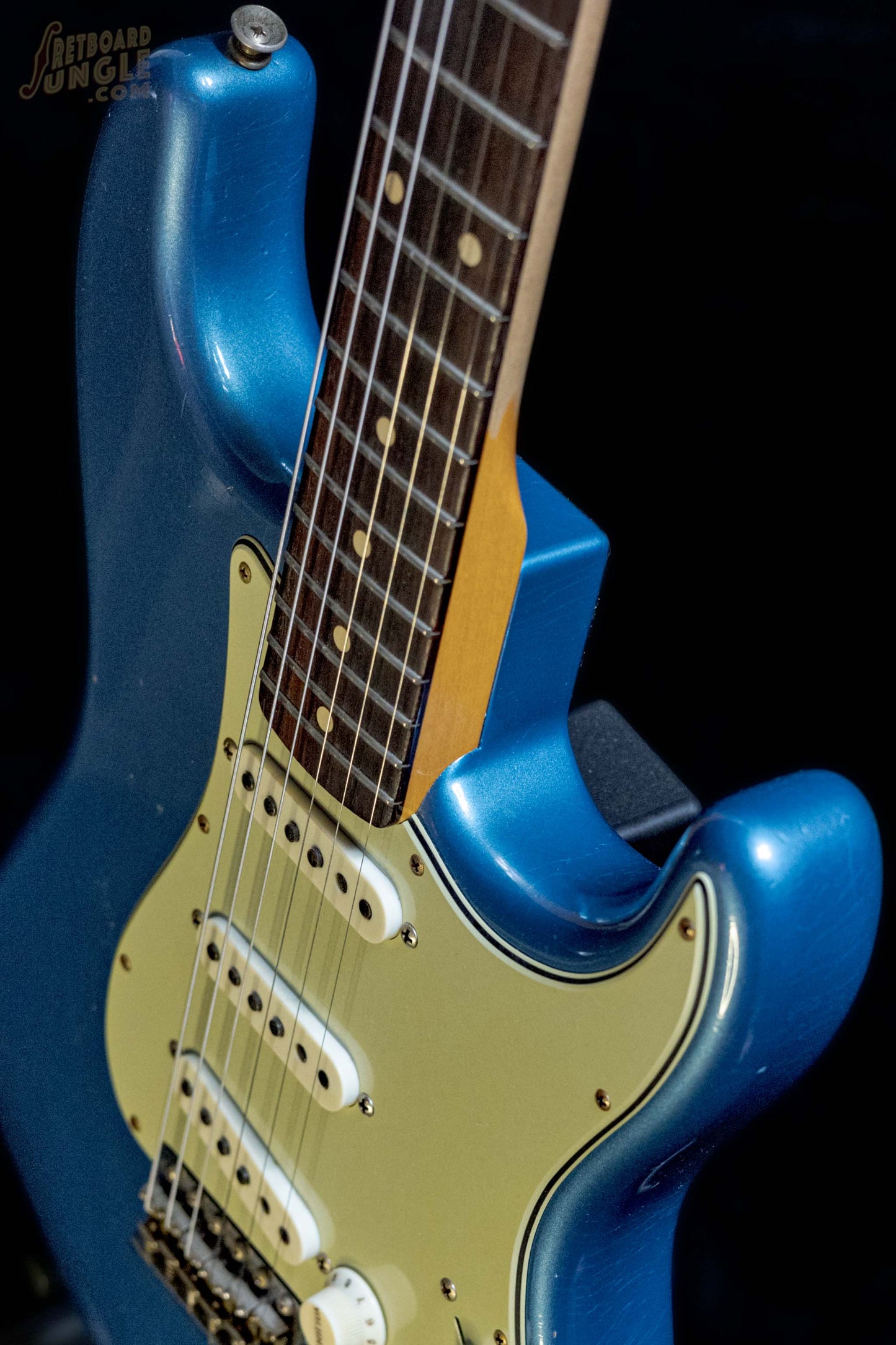 Fender Limited Edition ’62/’63 Stratocaster Journeyman | Aged Lake Placid Blue | 2023