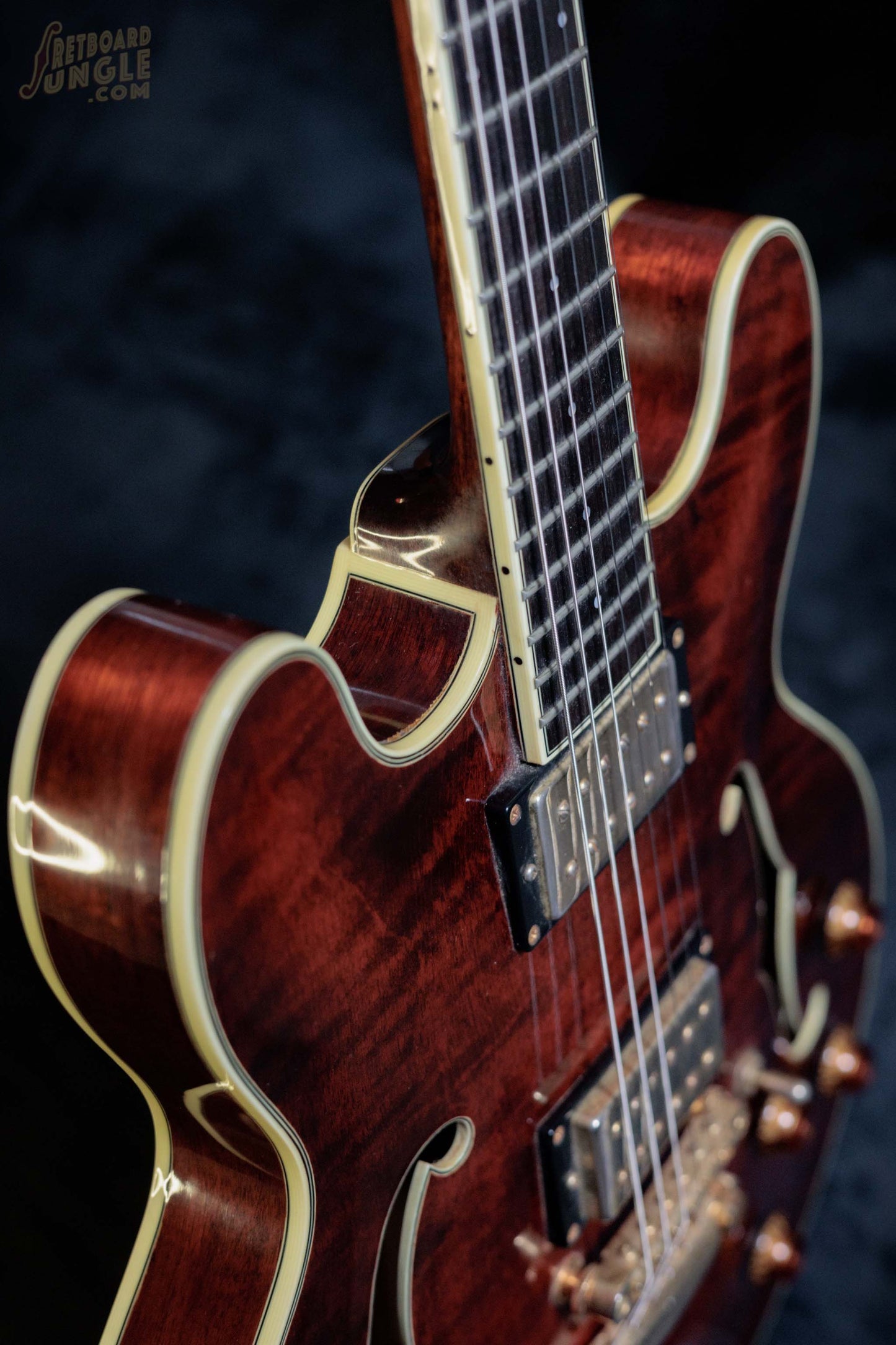 Eastman T186MX | Classic Red | PRC | 2006