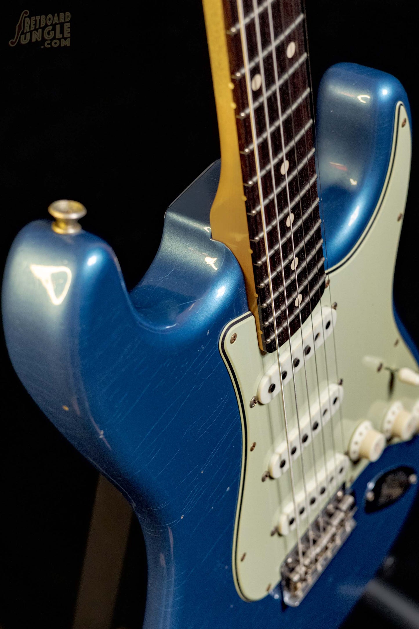 Fender Limited Edition ’62/’63 Stratocaster Journeyman | Aged Lake Placid Blue | 2023