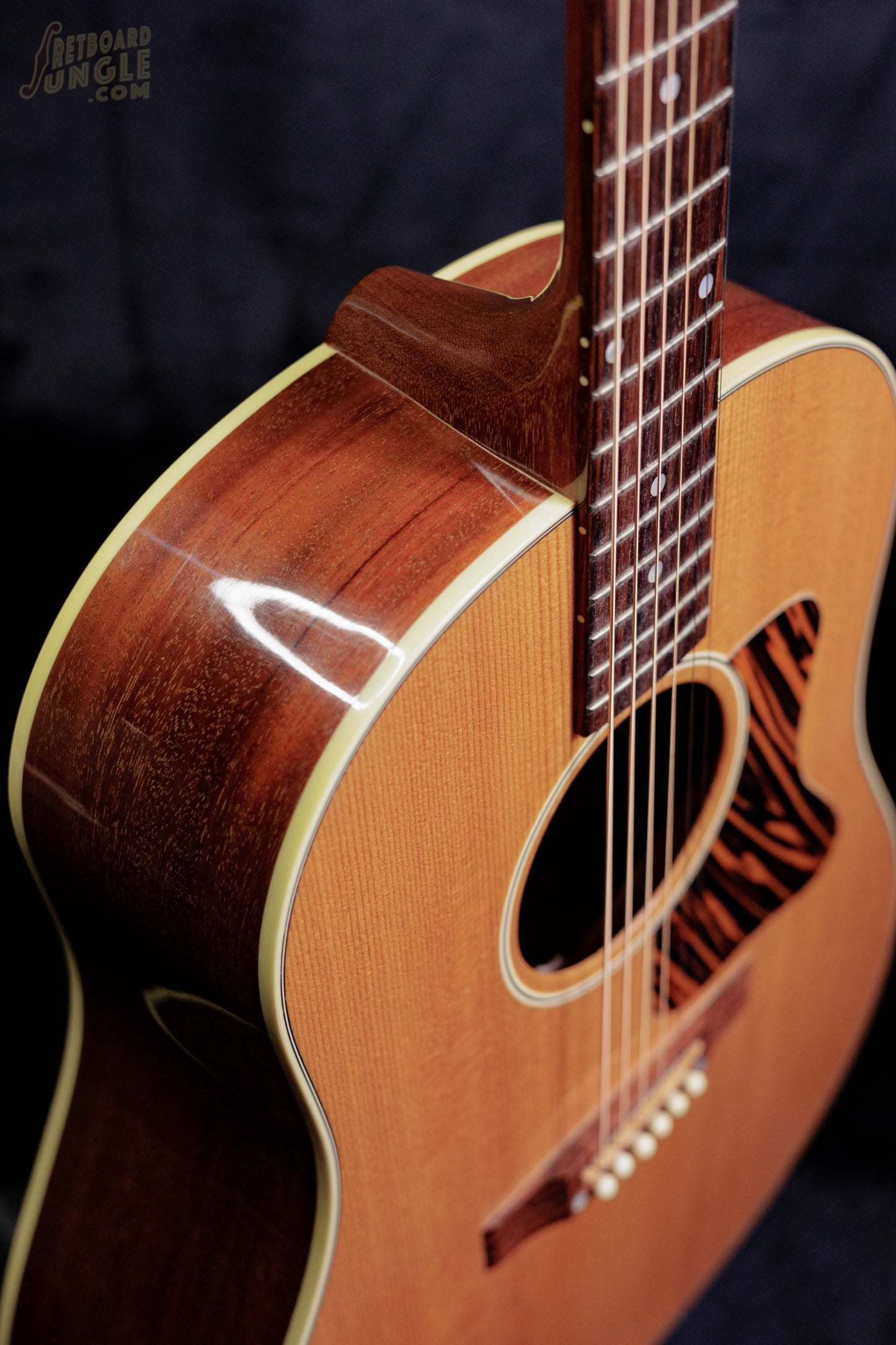 Gibson J-35 | Natural | USA | 2013